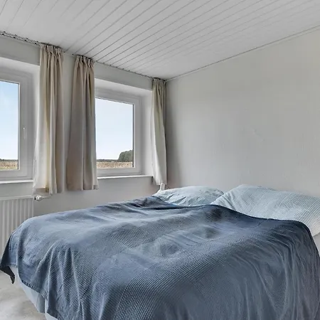Apartment Stunning In With 3 Bedrooms And Wifi