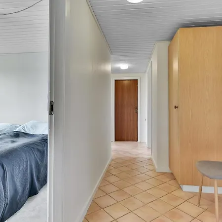 Apartment Stunning In With 3 Bedrooms And Wifi